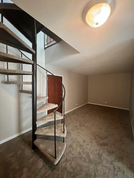 Building Photo - 5550 Abbey Dr