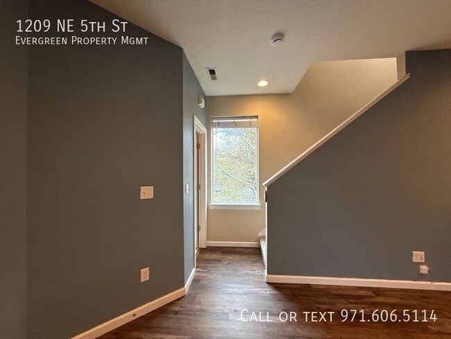 Building Photo - 1209 NE 5th St