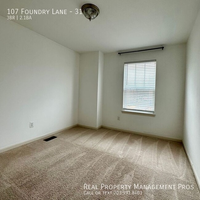 Building Photo - 107 Foundry Ln