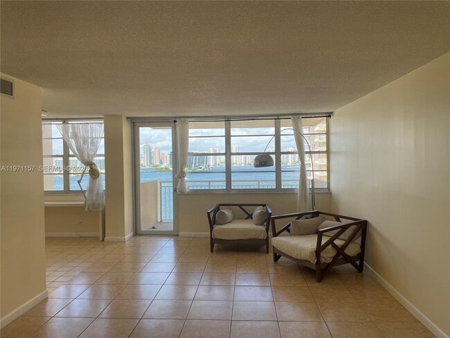 Building Photo - 250 174th St