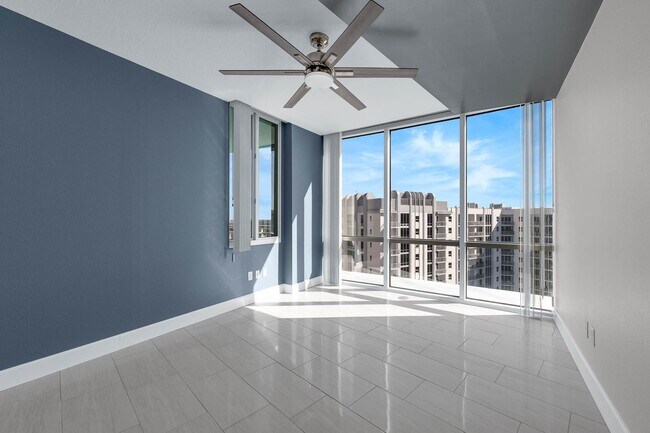 Building Photo - “Luxury, Location, Lifestyle — All at The Waverly”