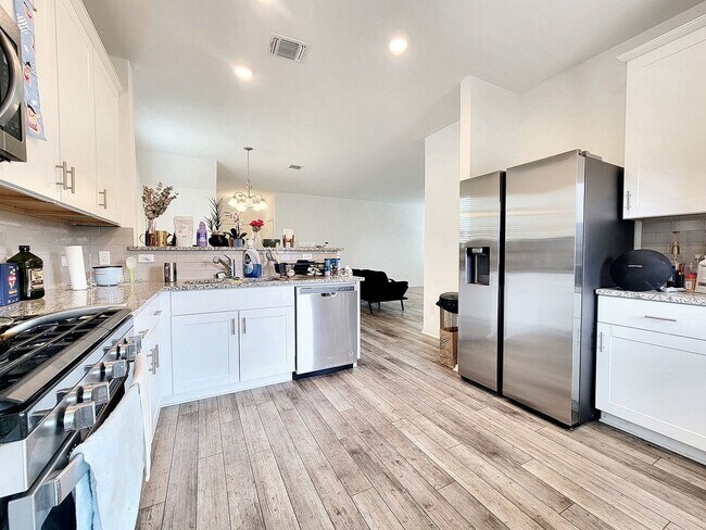 Building Photo - 517 Sour Cherry Ln