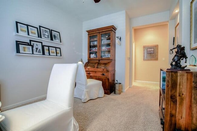 Building Photo - Immaculate Modern Townhouse in Sought-Afte...