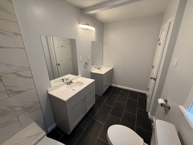 Building Photo - 1031 N Belvedere Blvd