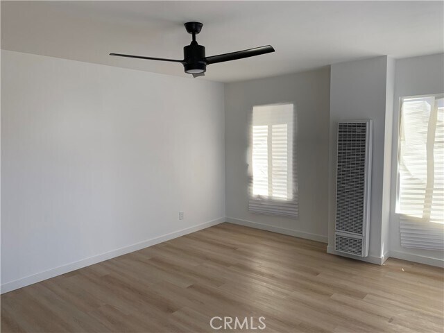 Building Photo - 1209 W 40th Pl