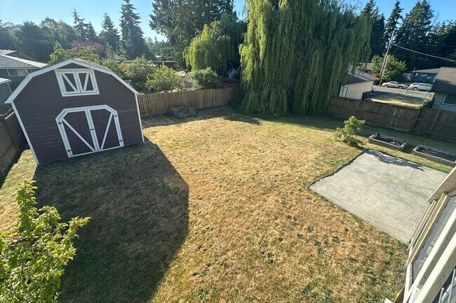Building Photo - Bright and spacious 5bd 2 ba house in Edmo...