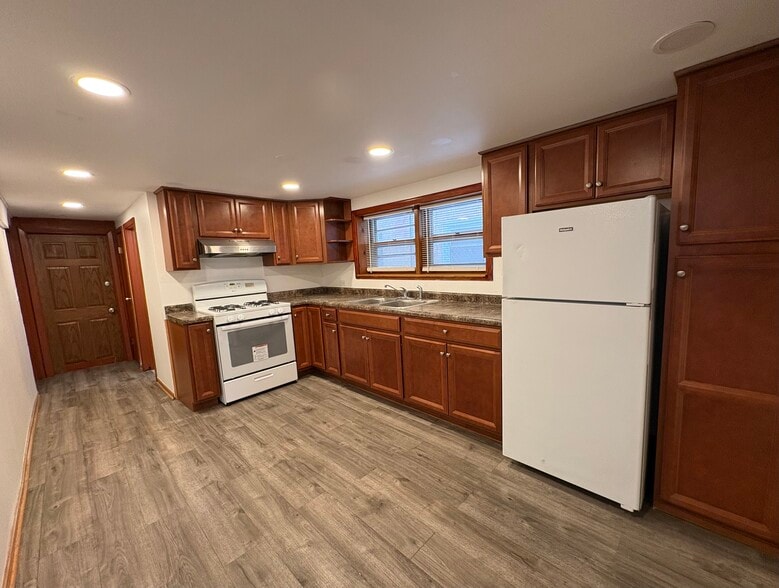 Building Photo - 5370 N Central Ave