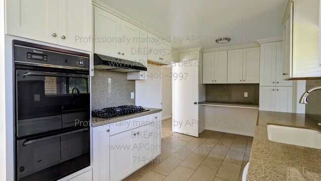 Building Photo - 13392 Dawn Ave