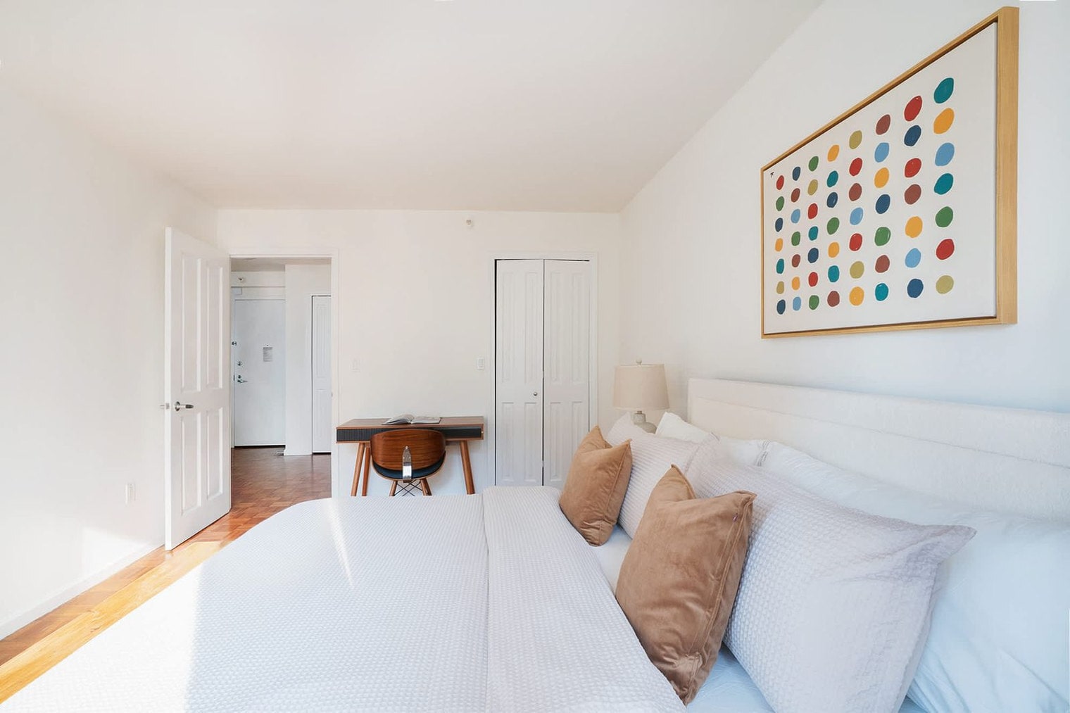 Building Photo - 350 W 43rd St