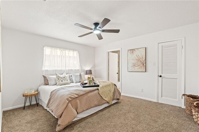 Building Photo - 4 Bedroom