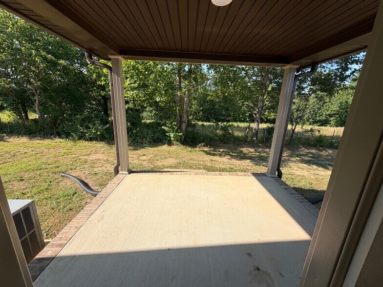 Building Photo - 153 Apache Ln