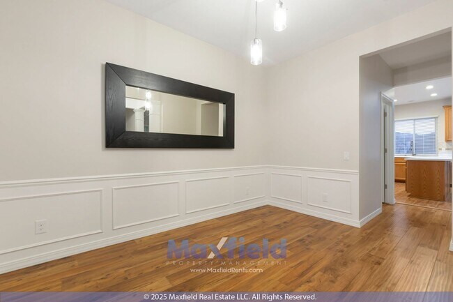 Building Photo - Beautiful 6BD, 3.5BTH, 3GAR Home in Cranberry Hills