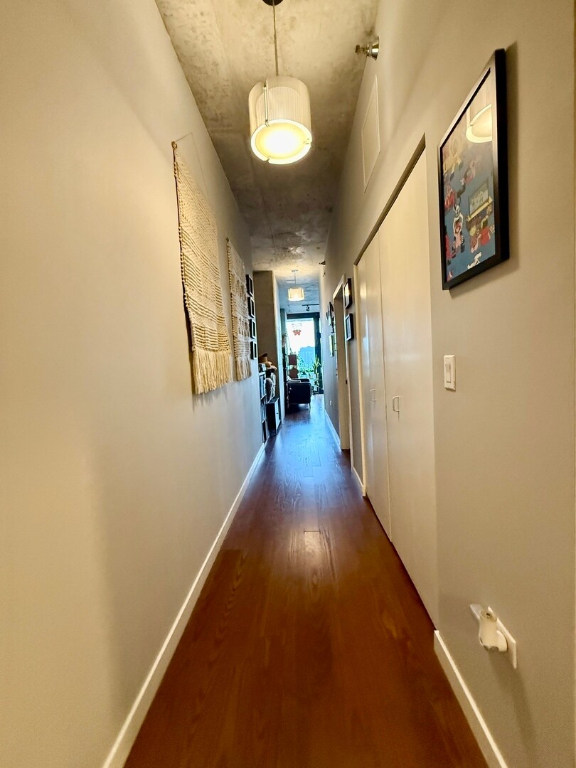 Building Photo - 235 W Van Buren St