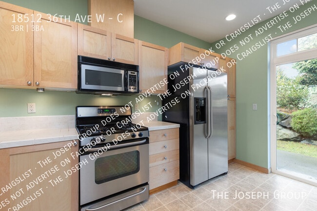 Building Photo - 18512 36th Ave W