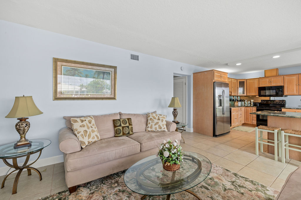 Building Photo - 23 Royal Palm Pt