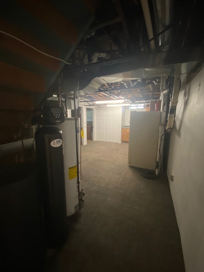 Building Photo - 3634 Roosevelt Cir