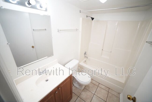 Building Photo - 2555 Chateau Ln