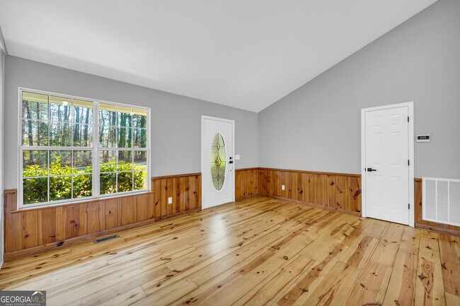 Building Photo - 106 Degrandis Ln NE