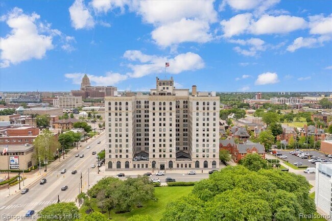 Building Photo - 15 E Kirby St