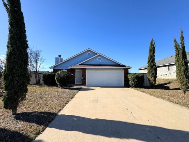 Building Photo - 2301 Dickens Dr