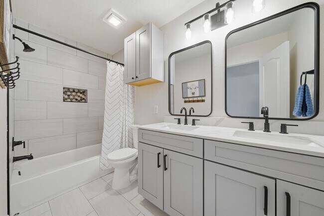 Building Photo - 9207 Hidden Ct