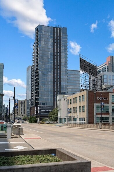 Building Photo - 1212 Demonbreun St