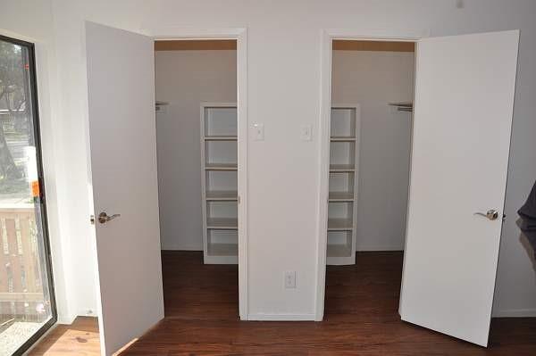 Building Photo - 5909 Birchbrook Dr