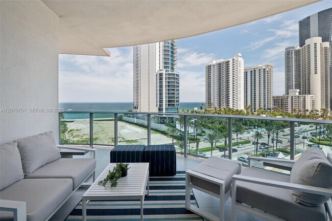 Building Photo - 17550 Collins Ave