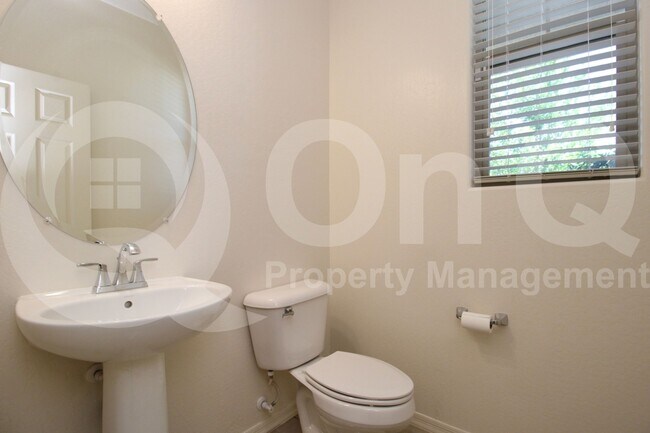 Building Photo - 10169 W Los Gatos Dr