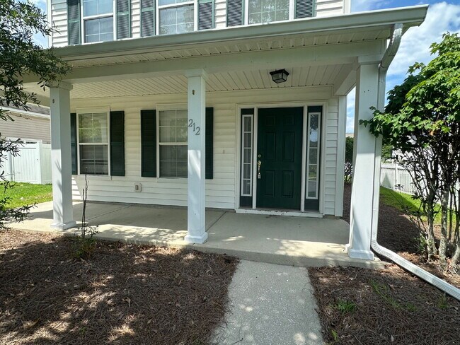 Building Photo - Three Bedroom, University Park Home!