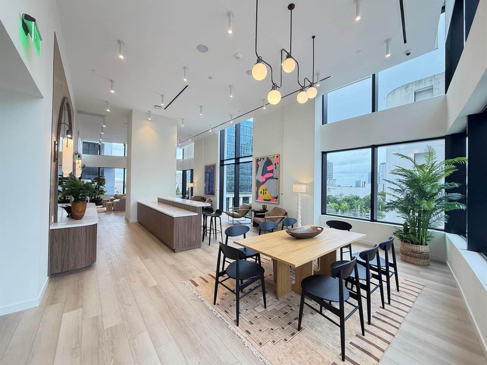 Building Photo - 225 N Miami Ave