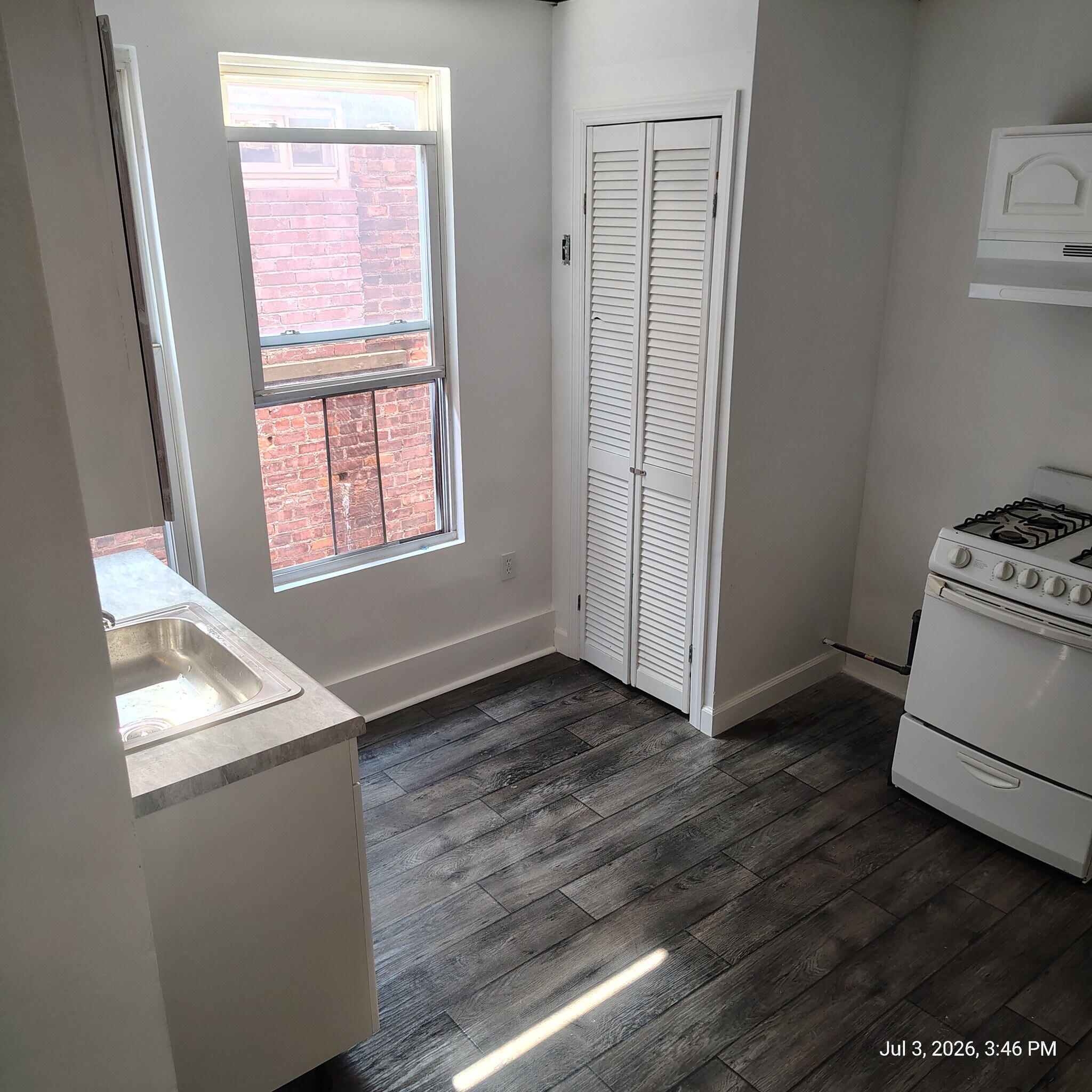 kitchen - 6 School St
