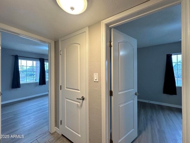 Building Photo - 1802 E Hubbell St