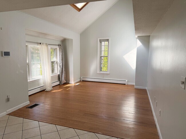 Building Photo - 76 Ode Way