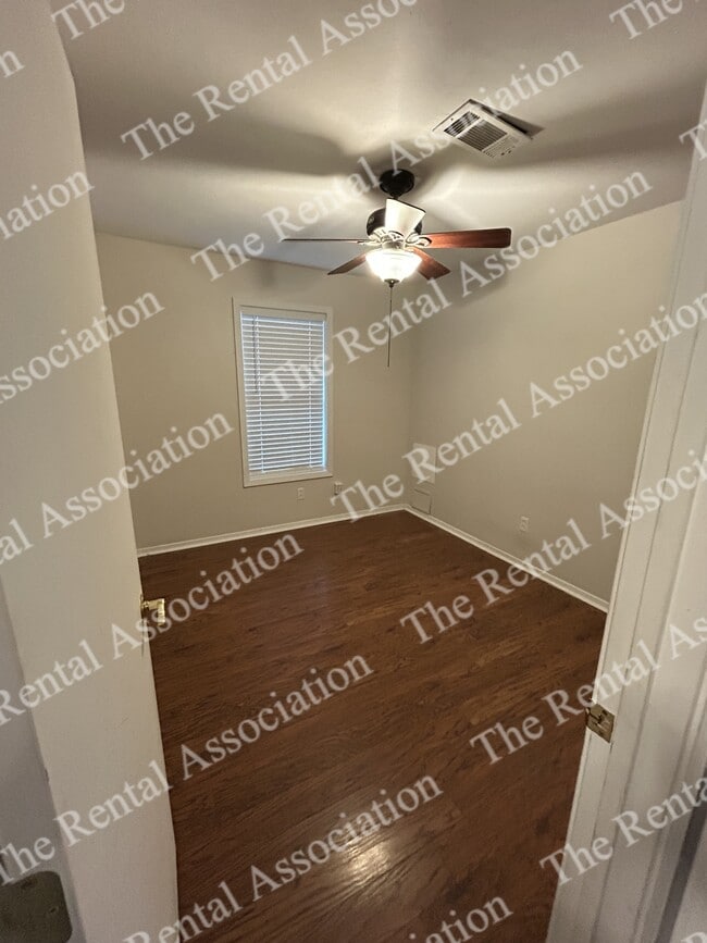 Building Photo - 103 Liner Dr