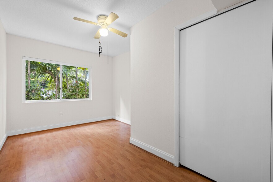 Building Photo - 1152 99th St