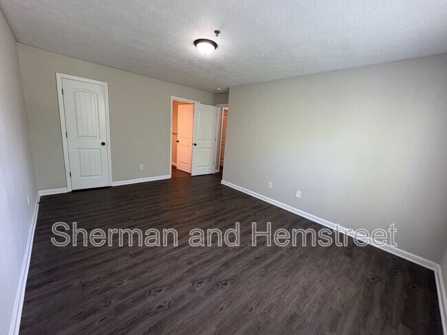 Building Photo - 3800 London Ct SW