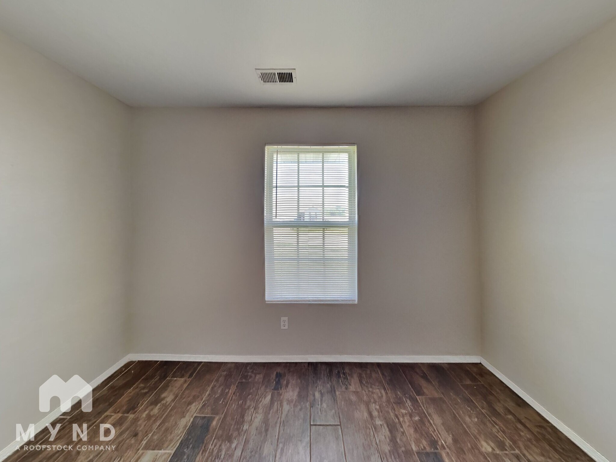 Building Photo - 2550 W Delmar