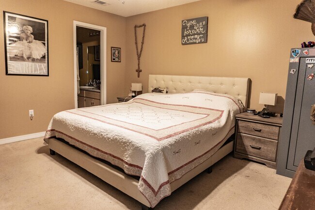 Building Photo - 309 Adams Dr