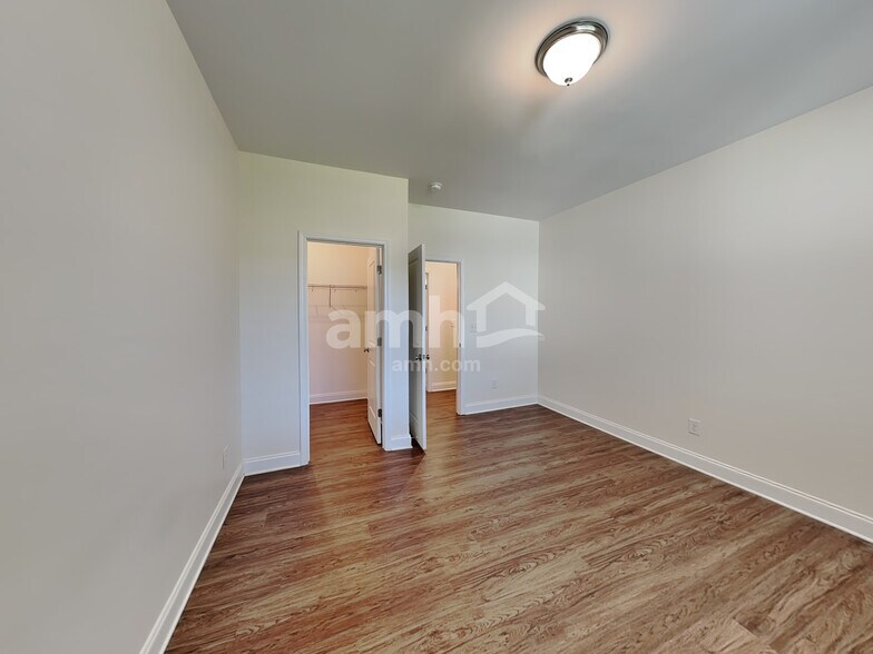 Building Photo - 3328 Okelly Dr