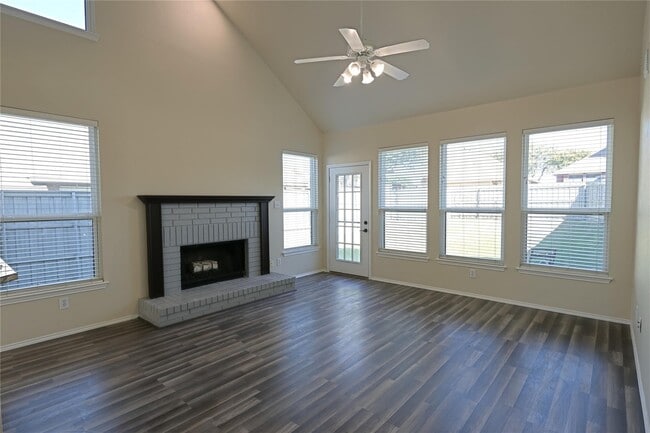 Building Photo - 4324 Biscayne-