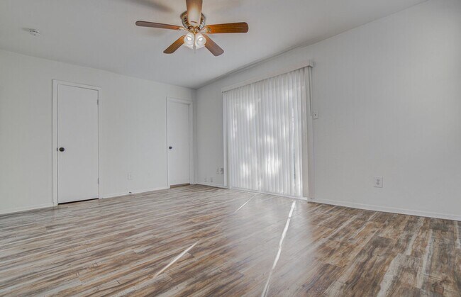 Building Photo - 1807 Briar Hill Dr