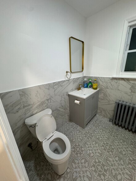 Building Photo - 5 Edgar Ter