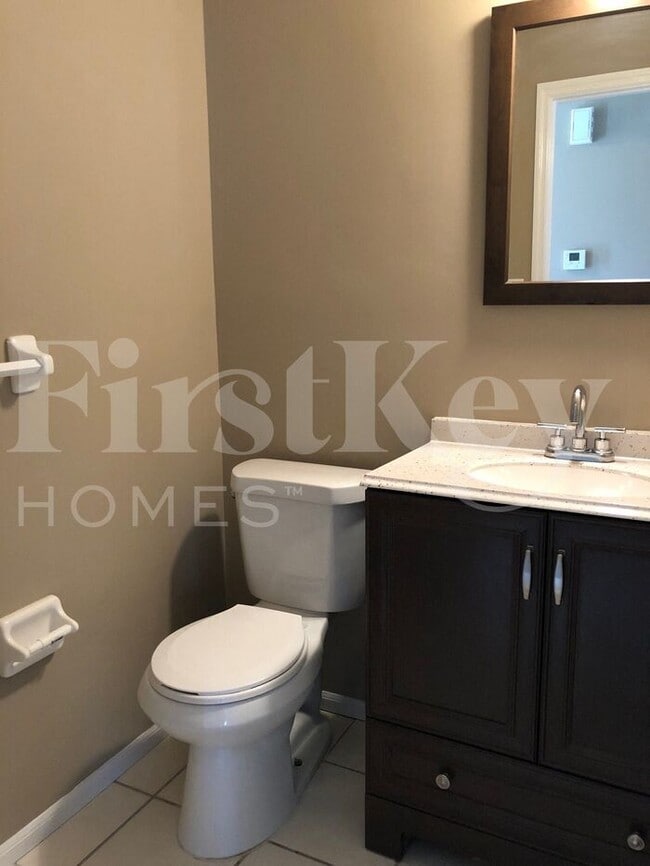 Building Photo - 16727 N Fork Ridge Dr