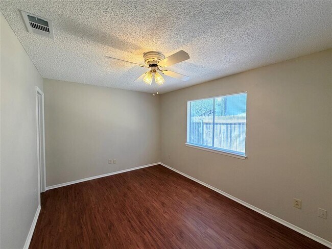 Building Photo - 12102 Arrowwood Dr