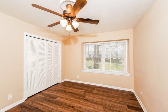 Building Photo - 841 Worchester Ct