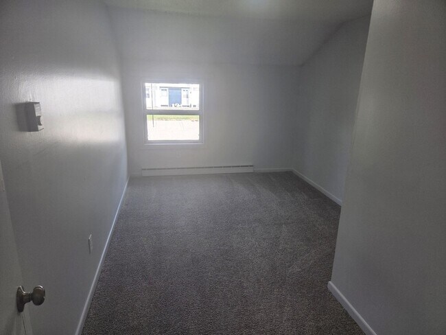Building Photo - 4 Townhouse Court Unit 4