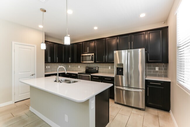 Building Photo - 6851 E Posada Cir