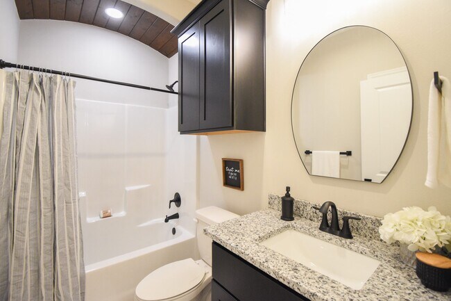 Building Photo - 516 Windy Way Dr