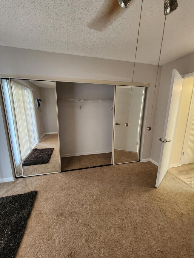 Building Photo - 106 Suffolk C